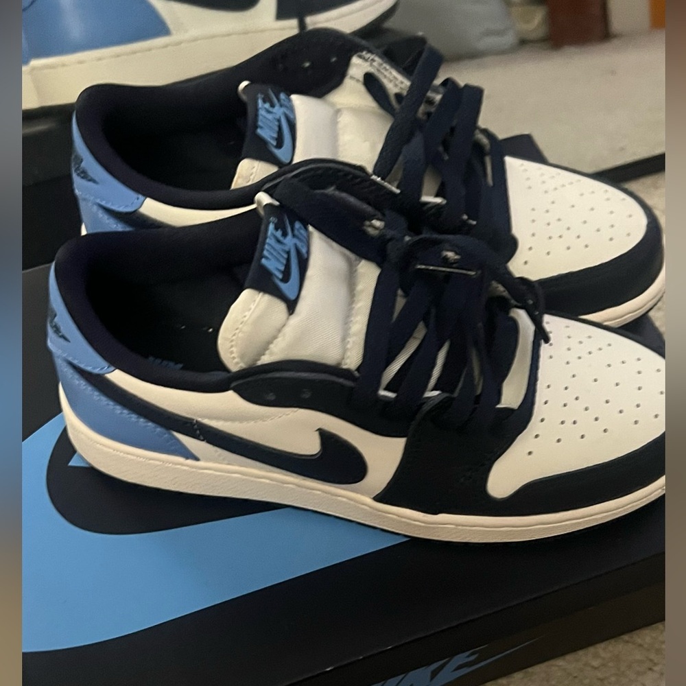 GRADE-SCHOOL AIR JORDAN 1 LOW OG "OBSIDIAN 3.5 - Picture 3 of 9